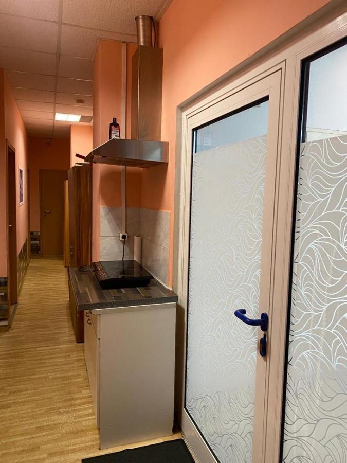 Hipokratios 3 Zimmer Mit Gemeinschaft Wc Fürth 외부 사진